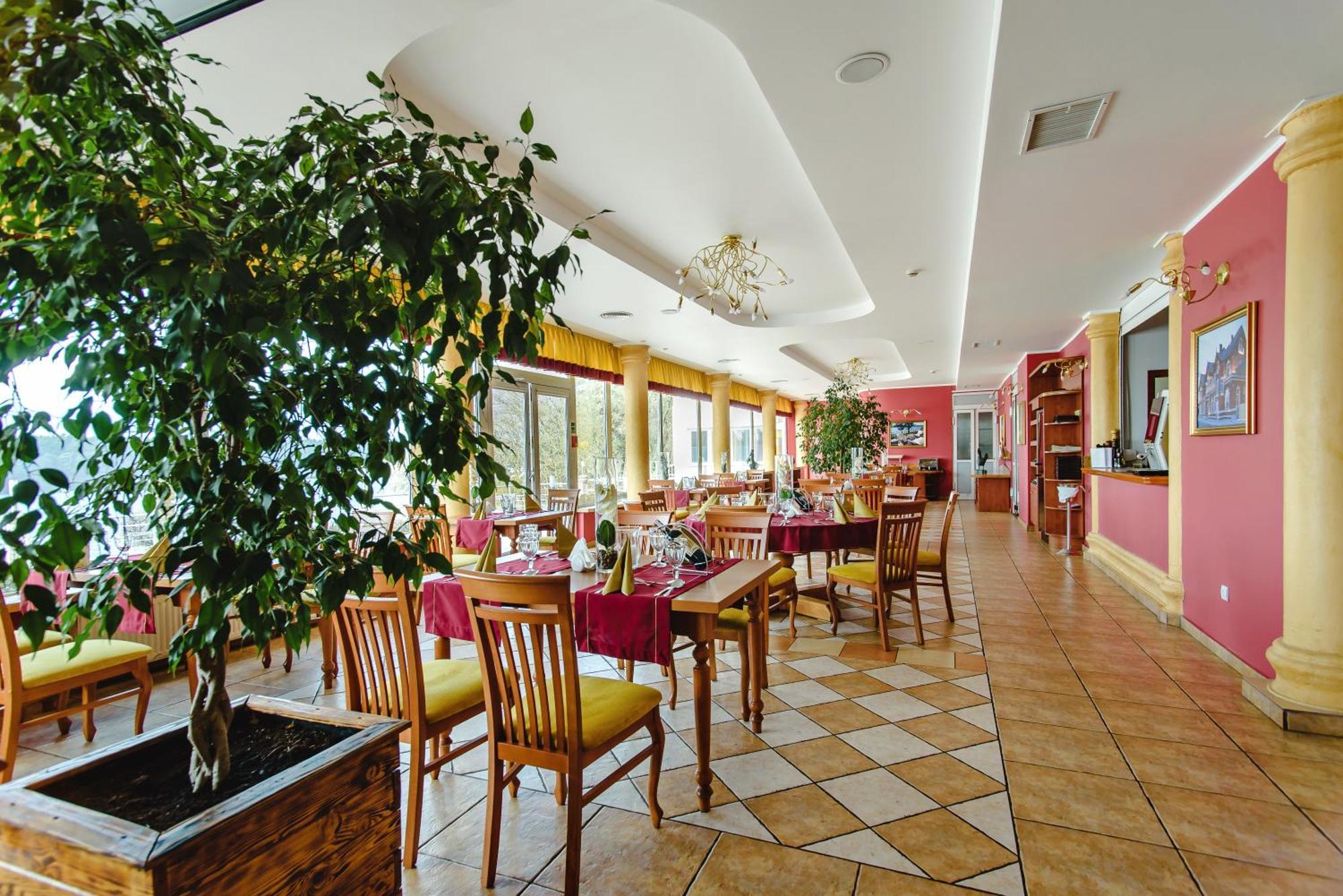 Hotel Pietrak Вонгровец Экстерьер фото
