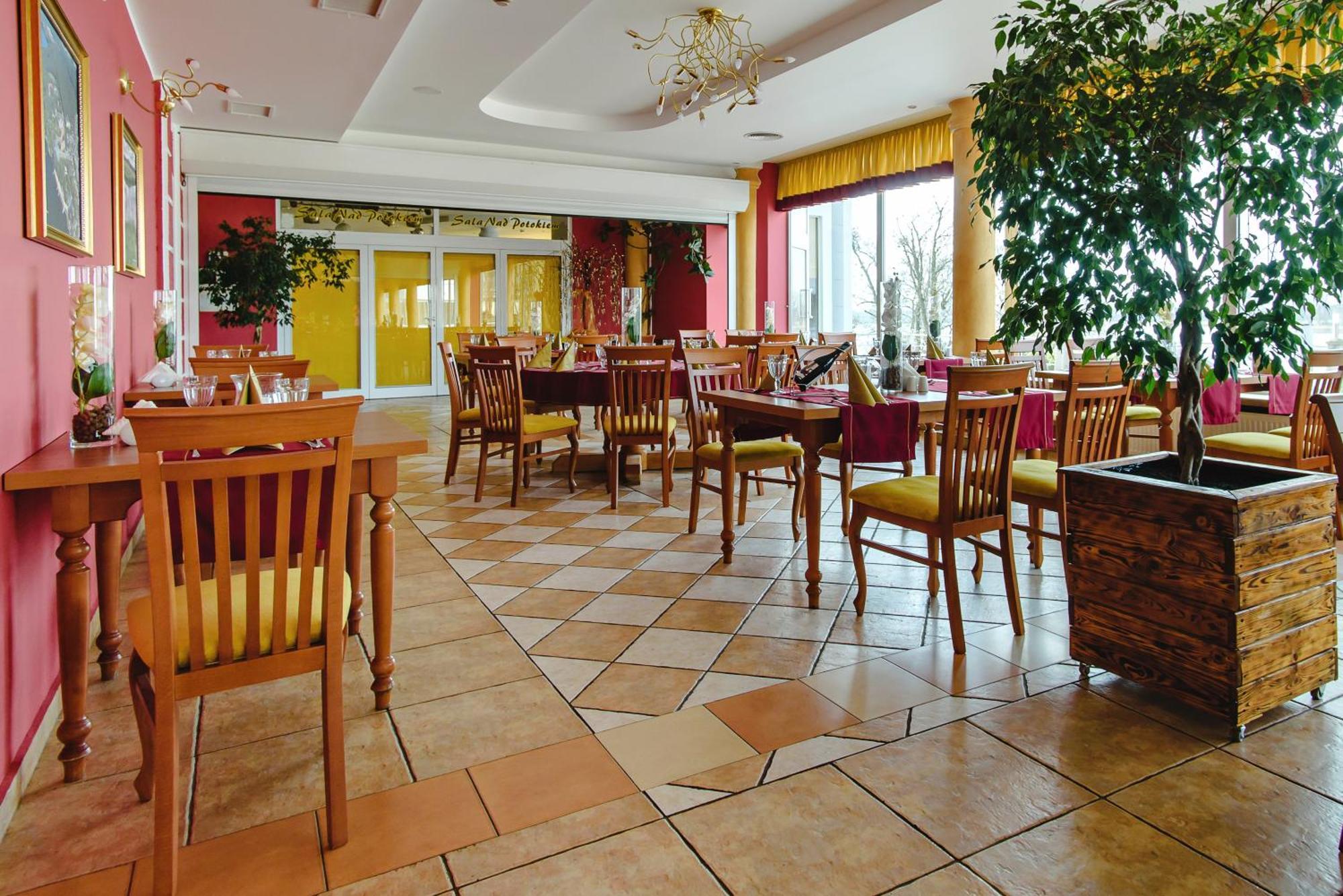 Hotel Pietrak Вонгровец Экстерьер фото