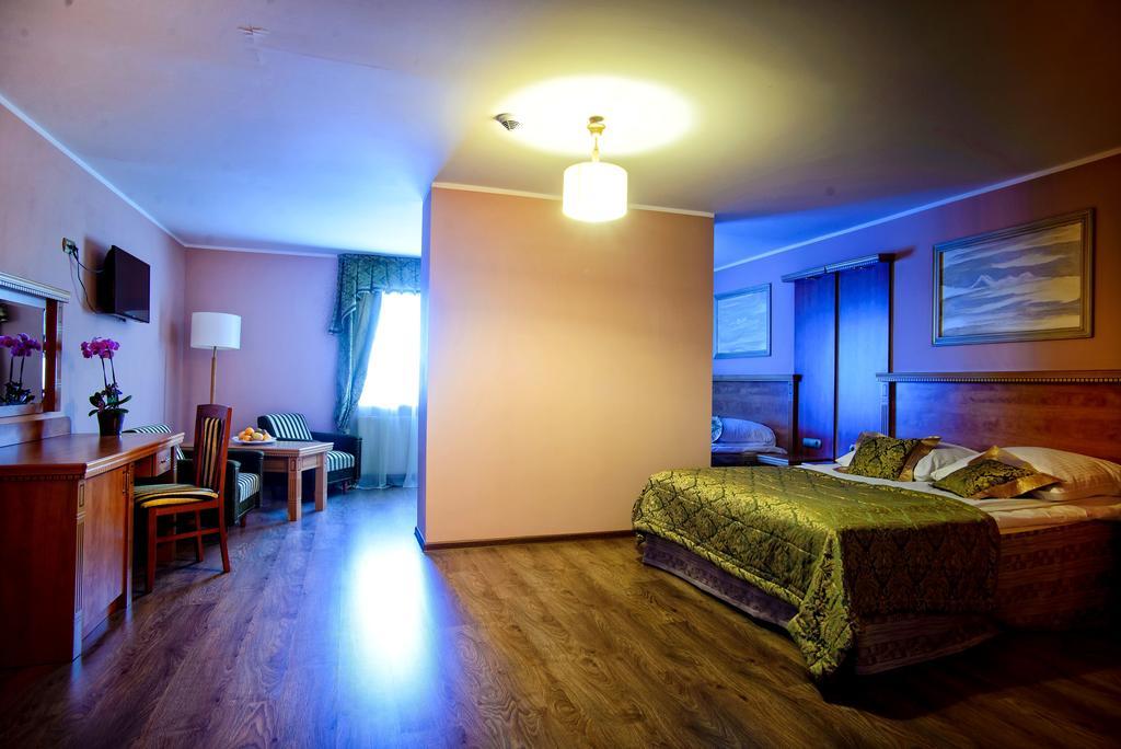 Hotel Pietrak Вонгровец Экстерьер фото