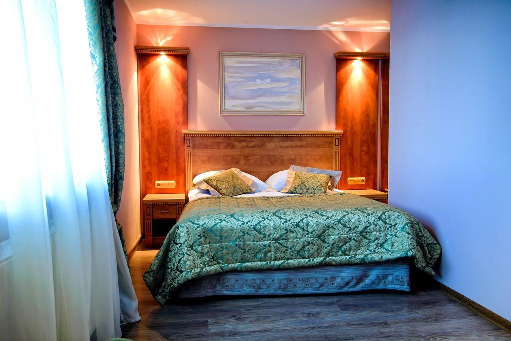 Hotel Pietrak Вонгровец Экстерьер фото