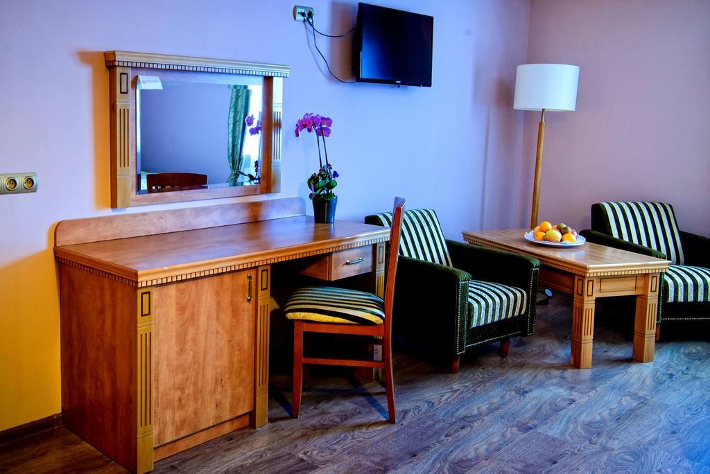 Hotel Pietrak Вонгровец Экстерьер фото
