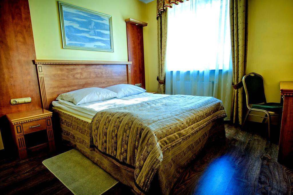 Hotel Pietrak Вонгровец Экстерьер фото