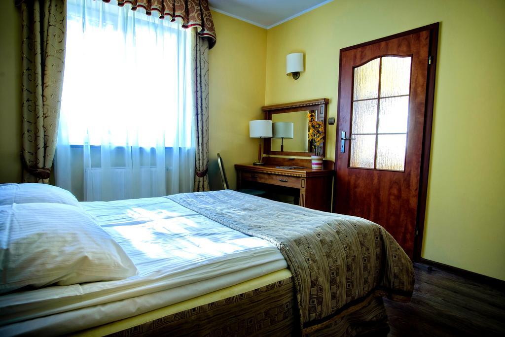 Hotel Pietrak Вонгровец Экстерьер фото