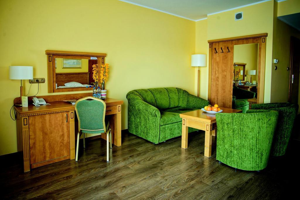 Hotel Pietrak Вонгровец Экстерьер фото
