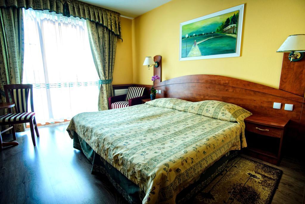 Hotel Pietrak Вонгровец Экстерьер фото