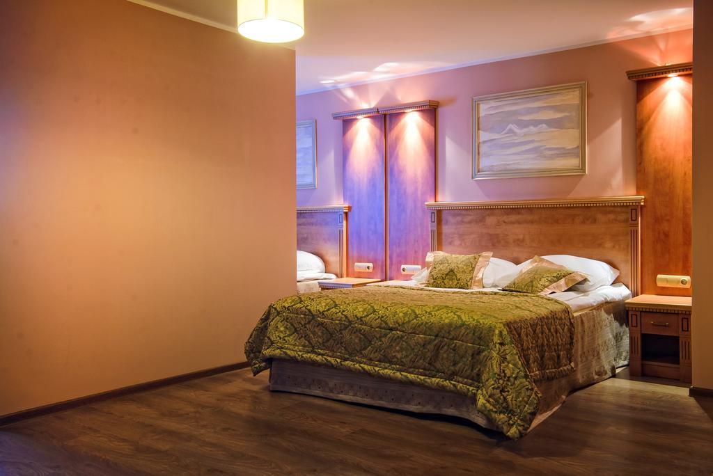 Hotel Pietrak Вонгровец Экстерьер фото